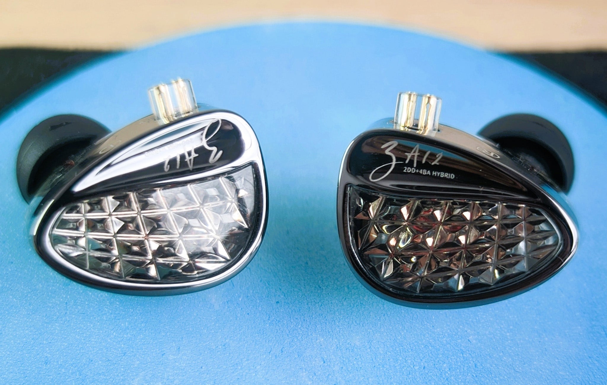 Knowledge Zenith ZA12: KZ's Successor to the ZS series, the