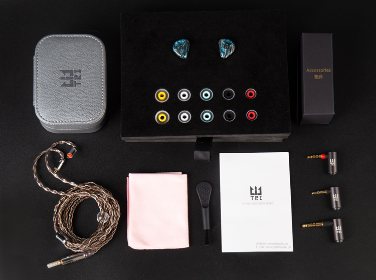 TRI Starshine earphone package and accessories