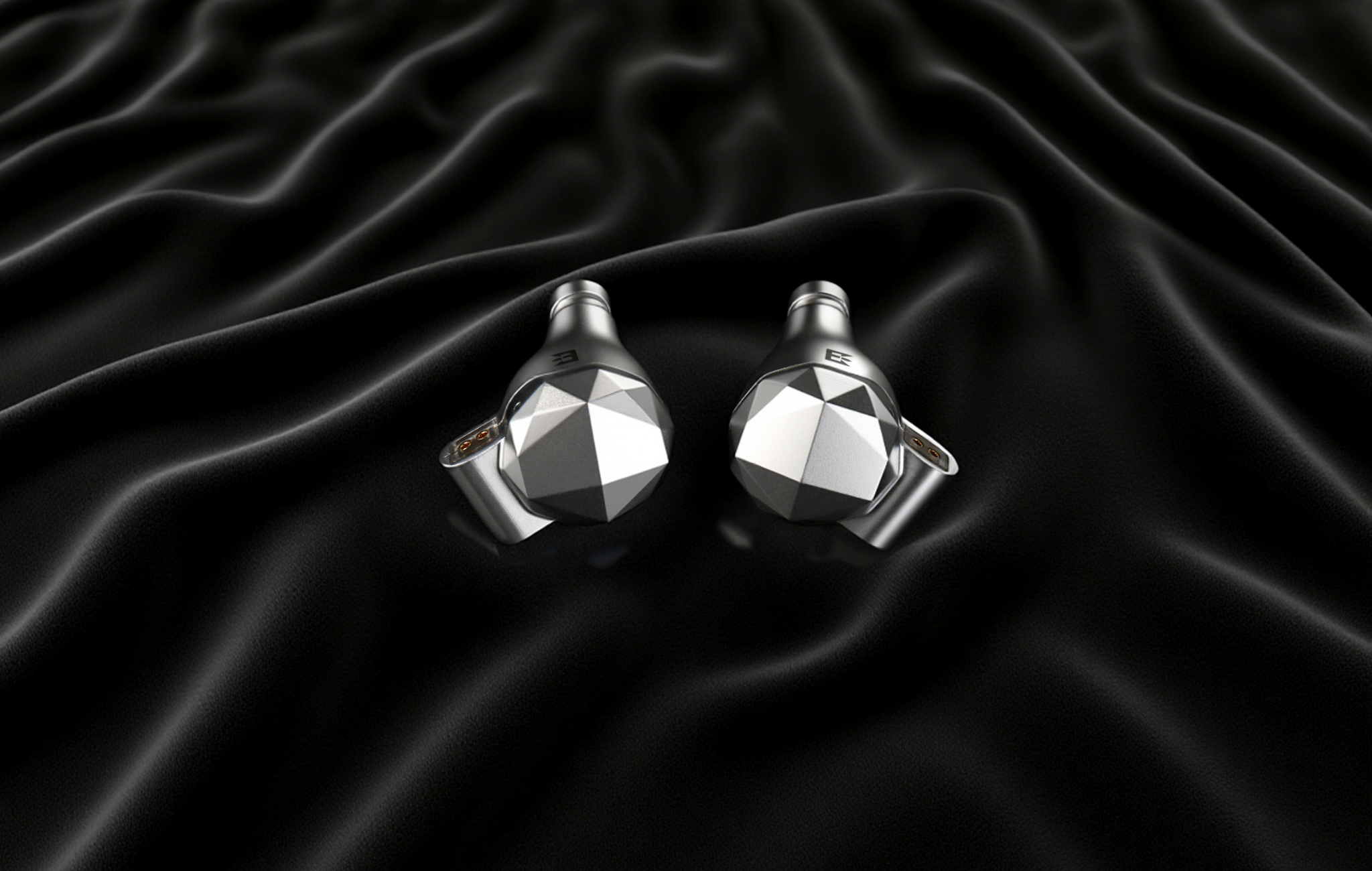 IEMs vs Earbuds: What’s the Difference and Why It Matters