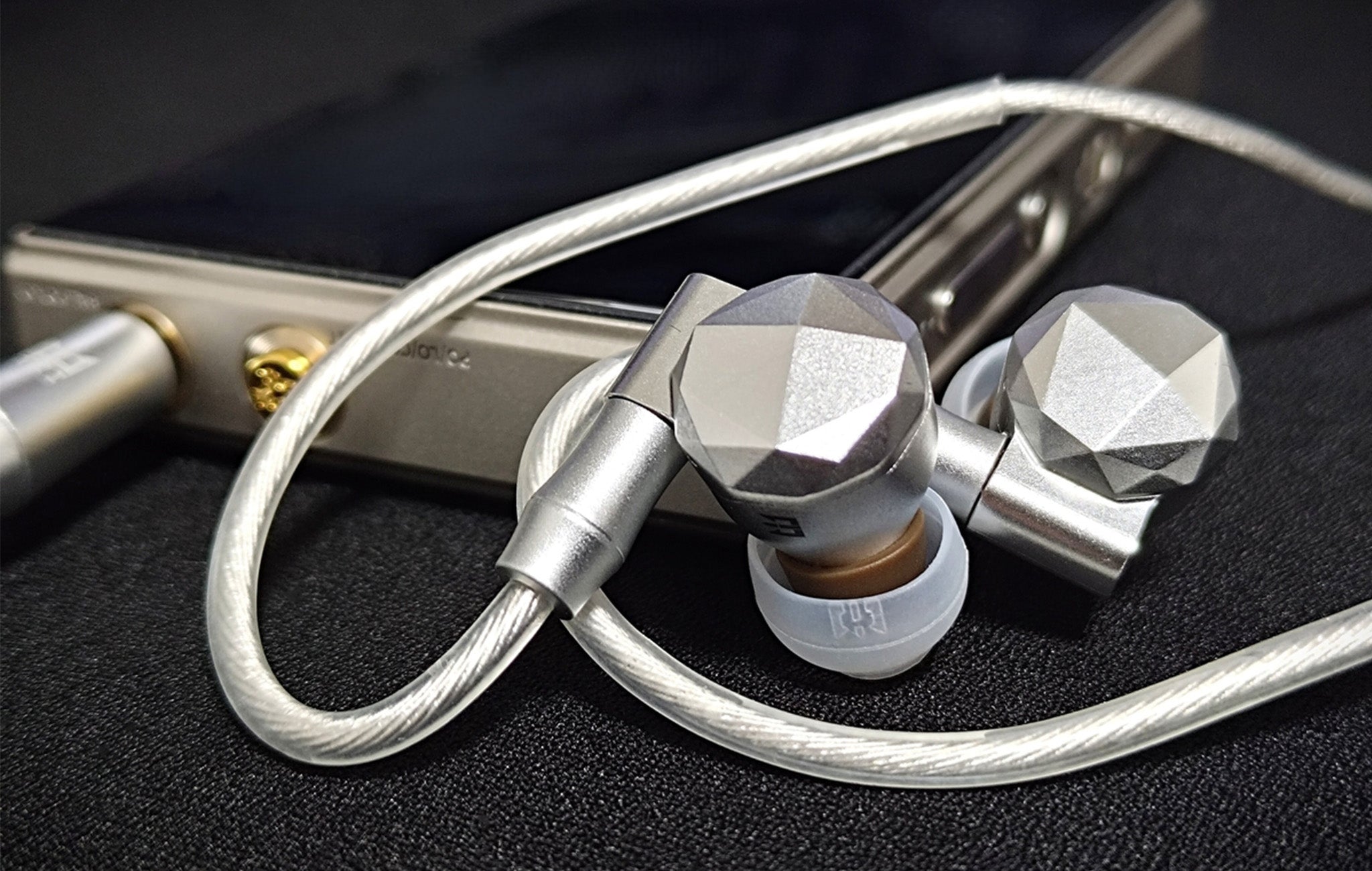 (ほぼ新品）TRI i2 KONGTONG 平面駆動ドライバー　中華イヤホン TRI KongTong I2 レビュー – KEEPHIFI