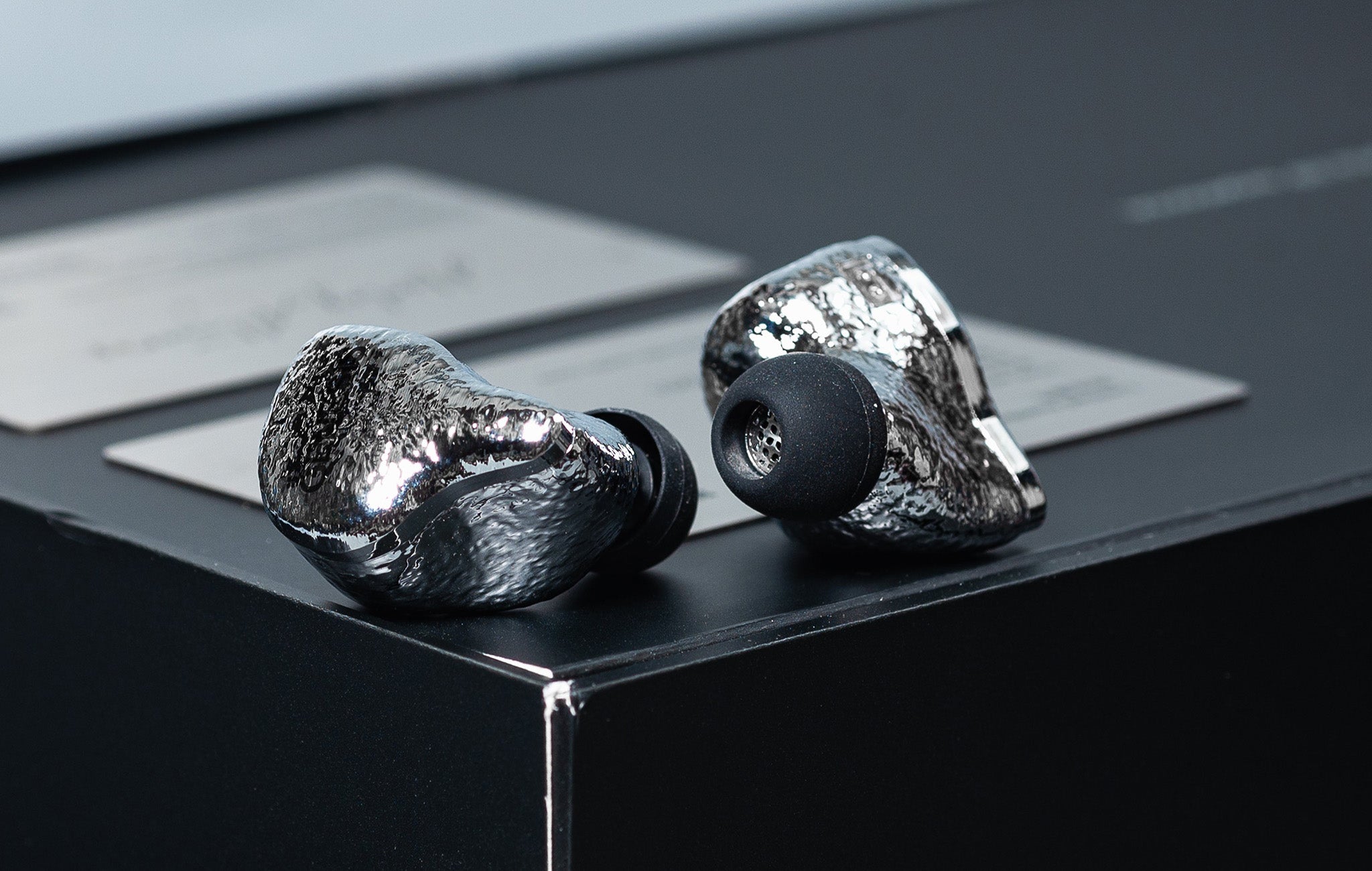 Earacoustic Audio GENESIS G318S Reviews