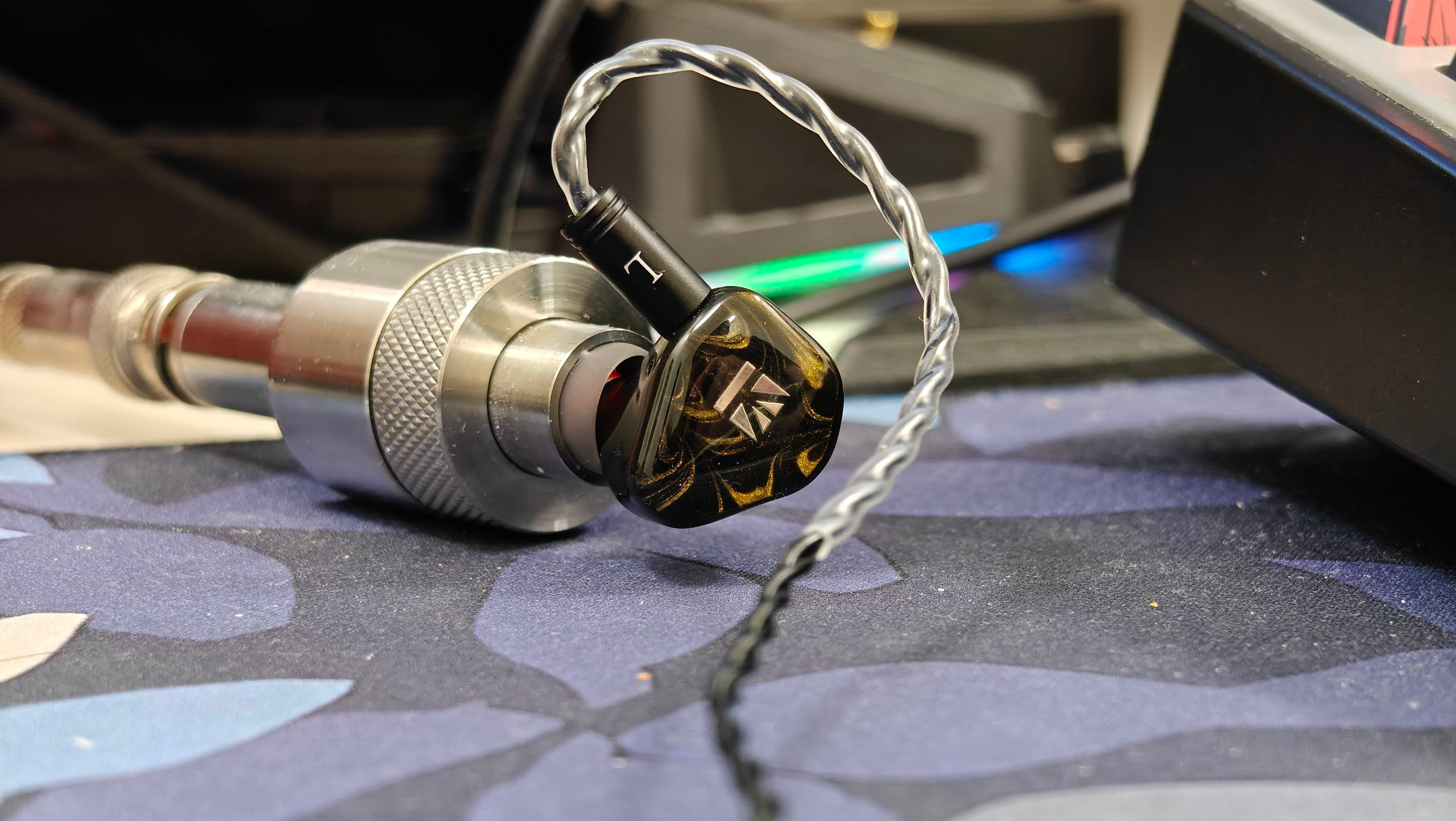 KBEAR KB01 Review - Is it relevant in 2025? (spoiler: it is!)