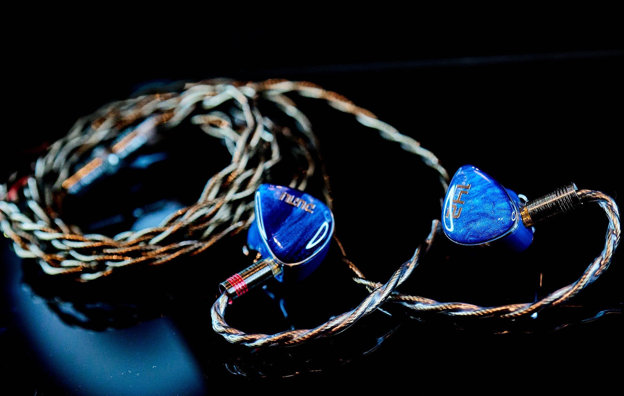 DUNU DN142: Bring on the party! Bass done right.