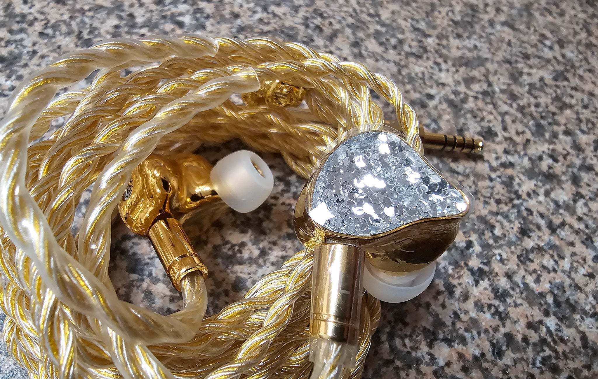 VSA LTD – the Limited Edition Upgrade to My current Fav Earacoustics Model