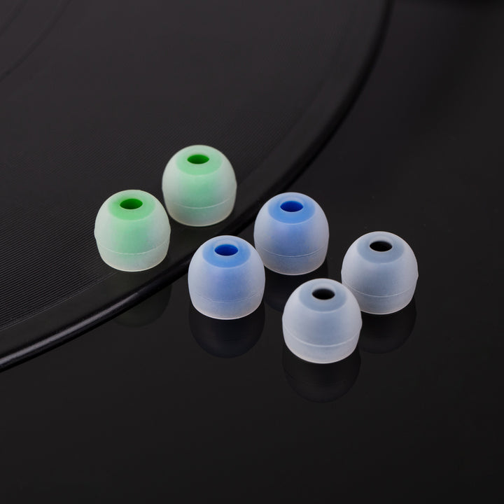 【KBEAR New 135 Silicone Eartips】 – Wide-Bore 3.9mm Golden Channel, High-Frequency Transparency, Expansive Soundstage, Liquid-Like Texture, S/M/L Sizes, Deep Blue/Fresh Green/Steady Black (High-Transient Energy, Effortless Comfort, Easy Maintenance) - KEEPHIFI